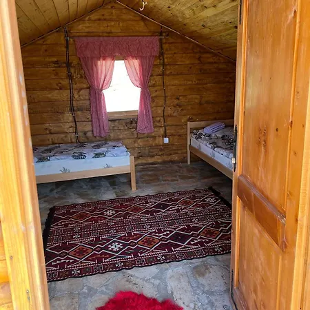 Etno Selo Raj Na Uvcu Lodge